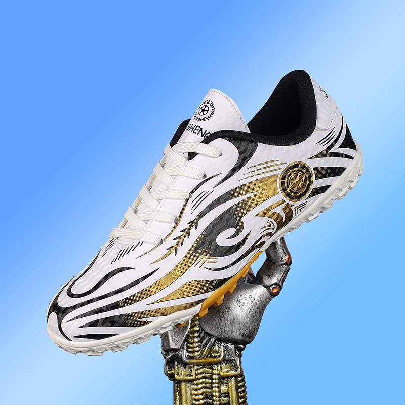 Nouveau Chaussures de Football hommes ultralégères bottes de Football antidérapantes TF Match crampons baskets Futsal intérieur – Image 2