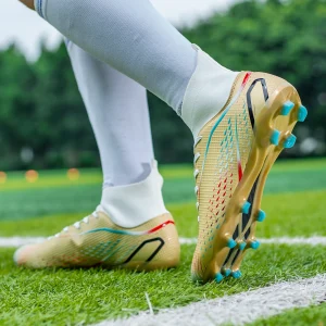 Alternative view of Chaussures de Football montantes pour hommes et femmes, crampons de Football légers pour l'extérieur, bottes d'entraînement athlétiques au sol